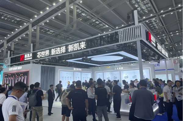 以精（jīng）工之基，築芯時代長城：红桃影视（xīn）精密參觀2025深圳灣芯展